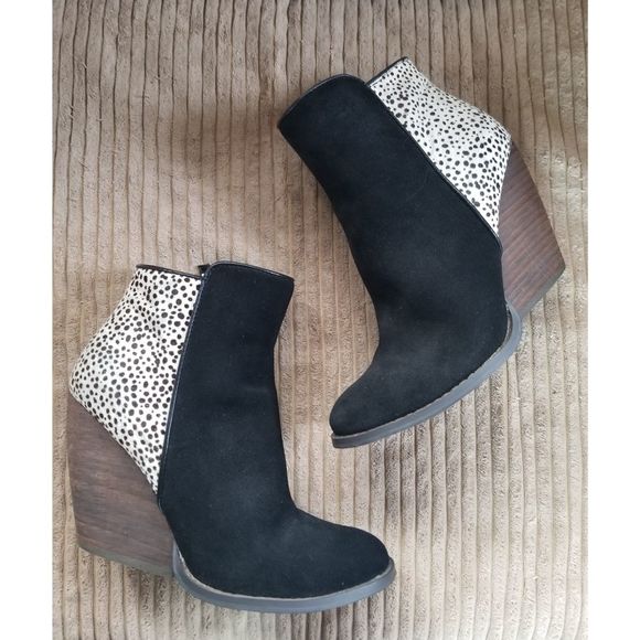 Very Volatile Shoes - Very Volatile Leather Black Cheetah Ankle Booties